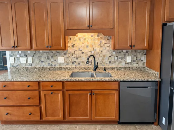 527 Tom Sawyer Ln, Crestview, FL 32536