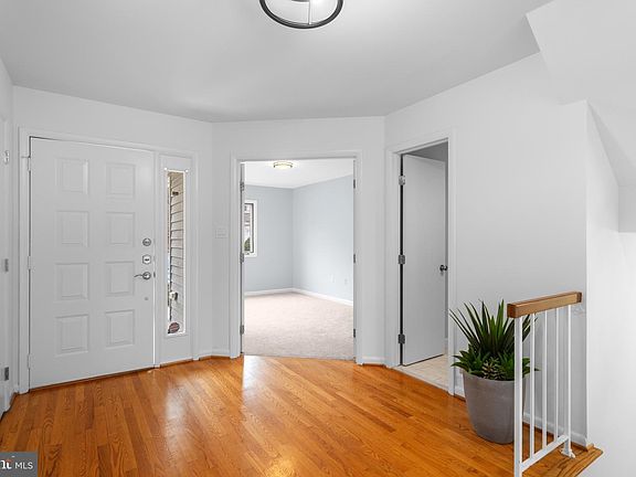 3rd image of 1281 Wedgewood Manor Way