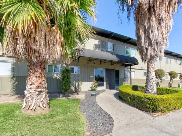 Lincoln Courtyards at 531 Glendora Avenue