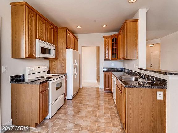 4th image of 1604 Martha Ct Unit 301