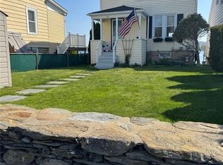 45 Cedar Ave, Portsmouth, RI 02871