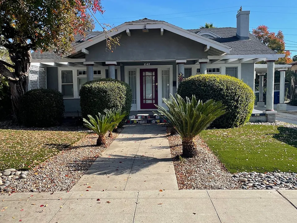 1342 N Van Ness Ave