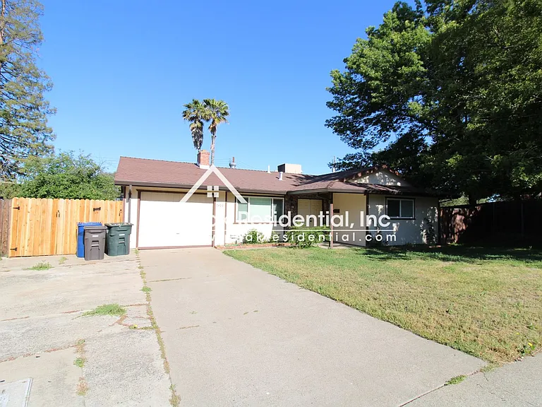 7409 Cushman Ct — Photo 2