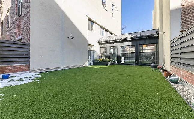 Rented by Compass | media 24