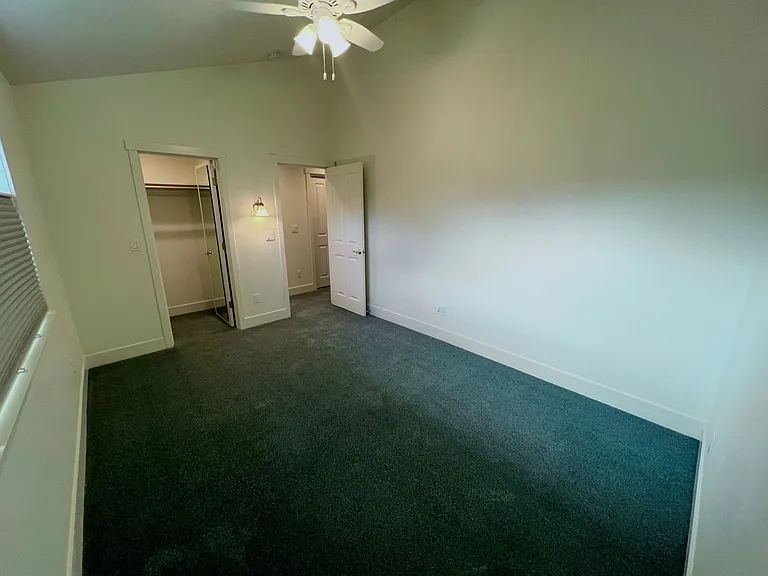 699 NW Florida Ave — Photo 15