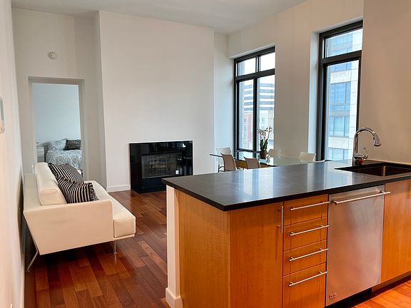25 City Place