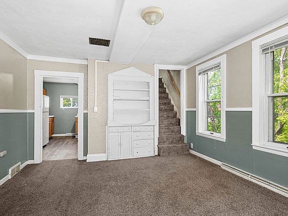 2nd image of 621 E 10th St #2