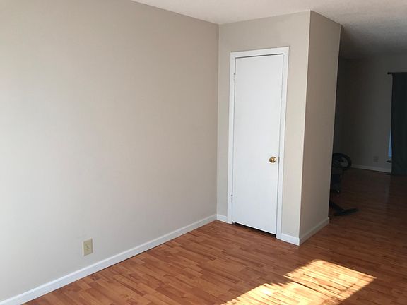 4th image of 837 Sky Blue Dr