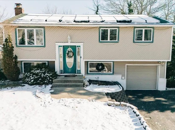 19 Biscayne Drive, Selden, NY 11784