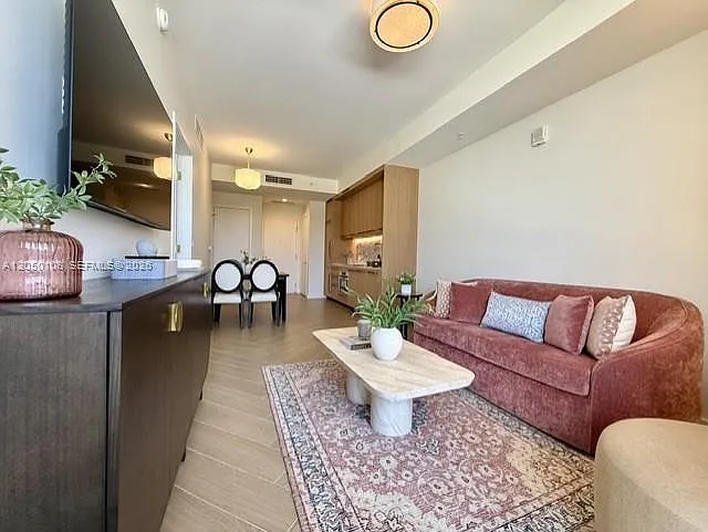 1 bed, 1.0 bath, $3,990 — Photo 2