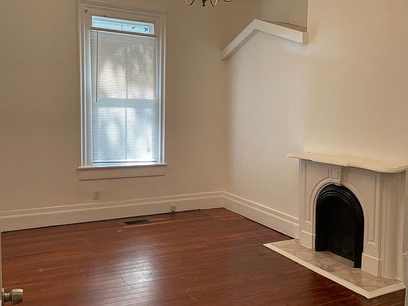 4th image of 228 E Henry St