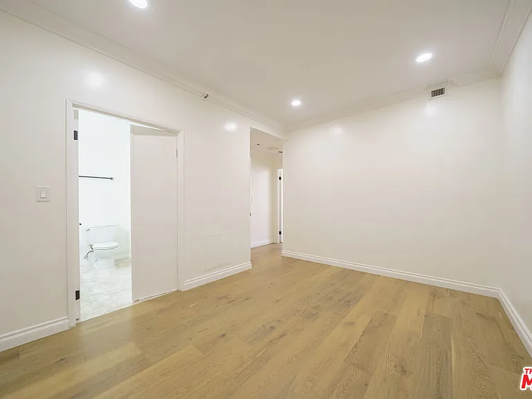 600 W 9th St #1502 — Photo 16