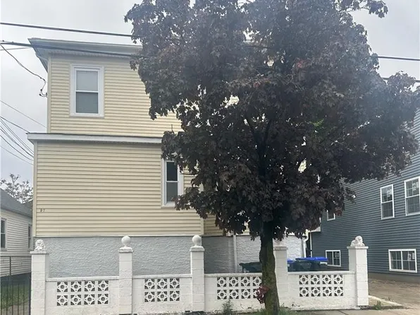 97 Yorkshire St, Providence, RI 02908