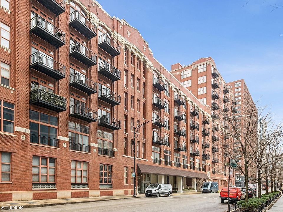 1st image of 360 W Illinois St APT 414