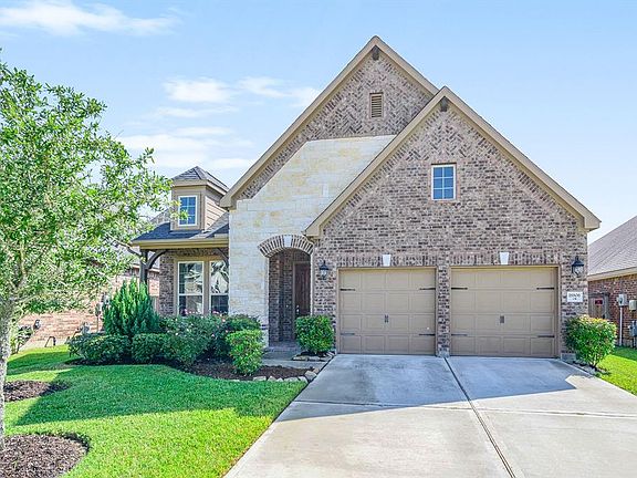 3rd image of 18806 Stillbreeze Valley Ln