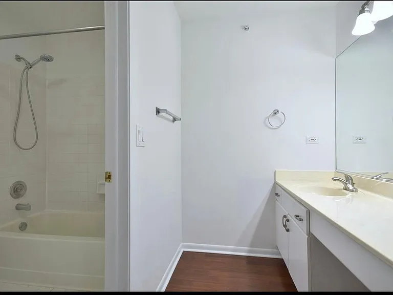 1134 E Addison Ave — Photo 8