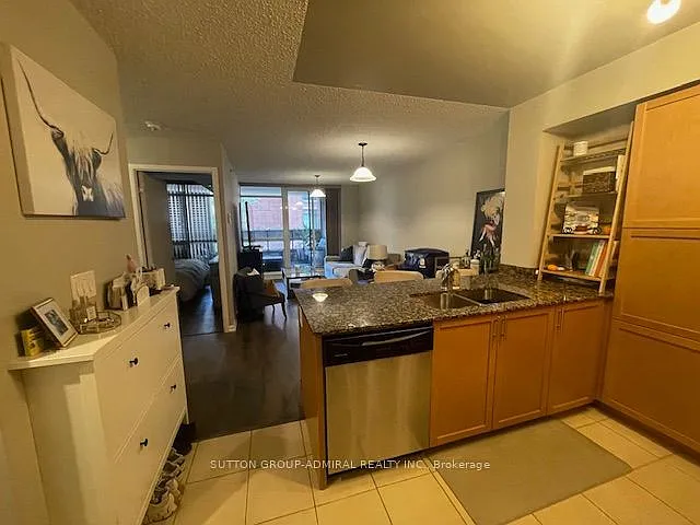 800 Lawrence Ave W #403 — Photo 4