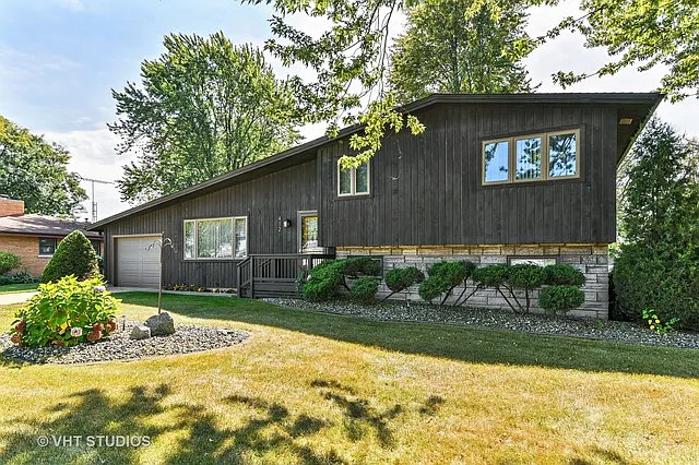 412 Orchard Ln photo 1