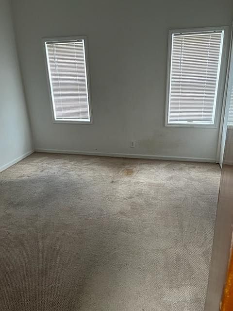 1st image of 372 Tulip Ave