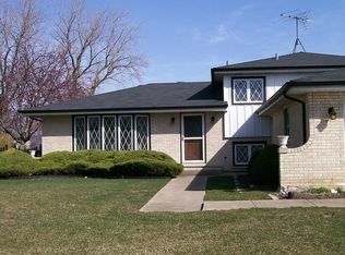 622 Glen Ln, Darien, IL