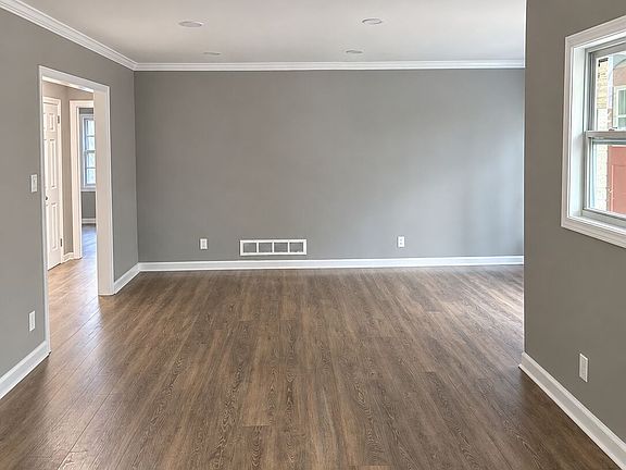 3rd image of 3066 Glendale Ct