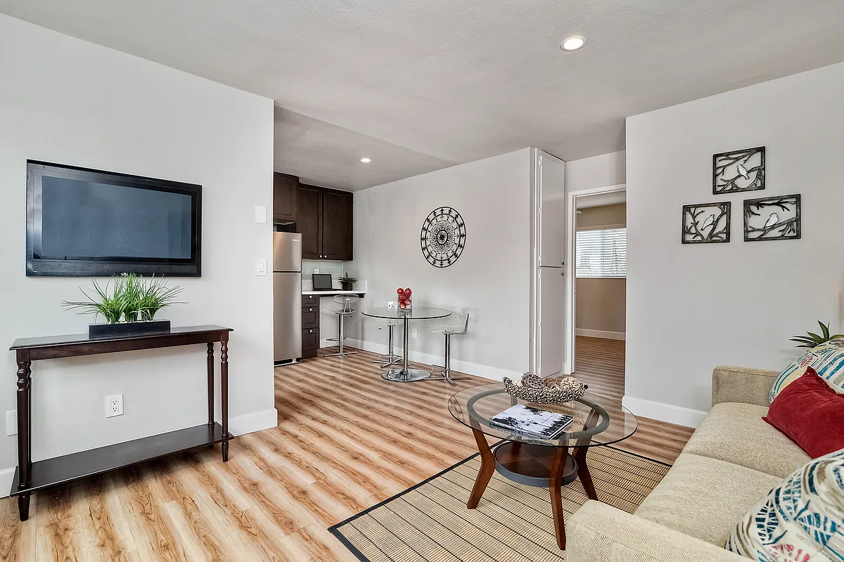 5045 Woodyard Ave — Photo 3