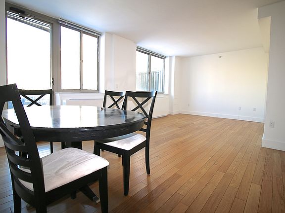 3rd image of 200 W 26th St #1003