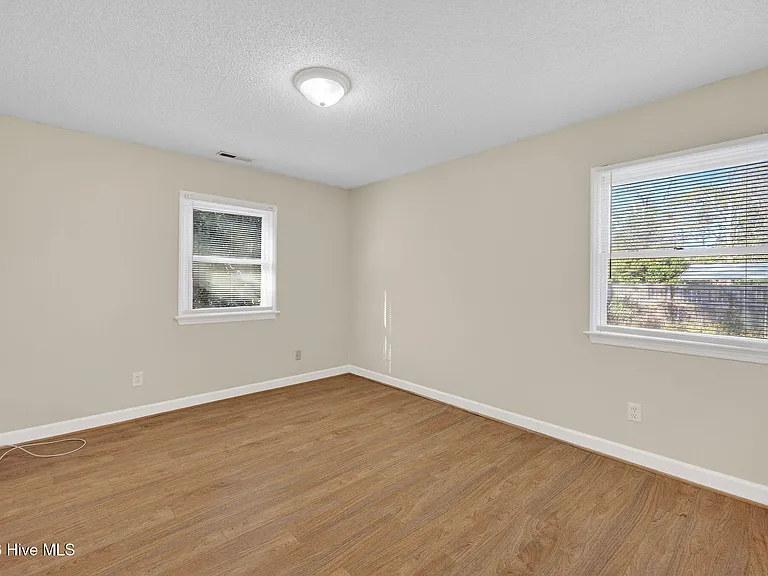 5201 Lord Tennyson Dr — Photo 29