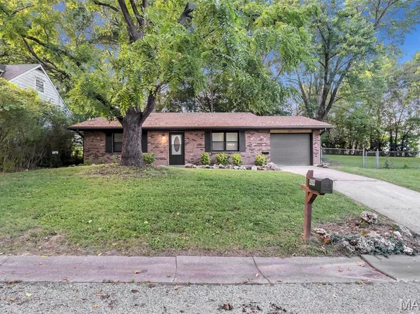 409 E 11th St, Washington, MO 63090