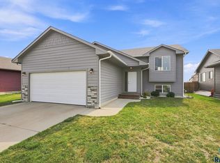 422 Lien Ave, Harrisburg, SD 57032