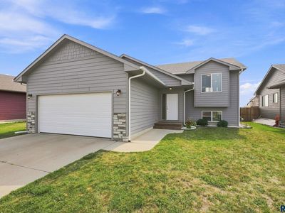 422 Lien Ave, Harrisburg, SD, 57032