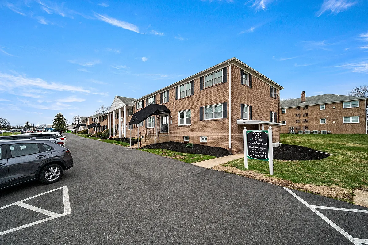 Building Photo - Middleboro Crest Apartments