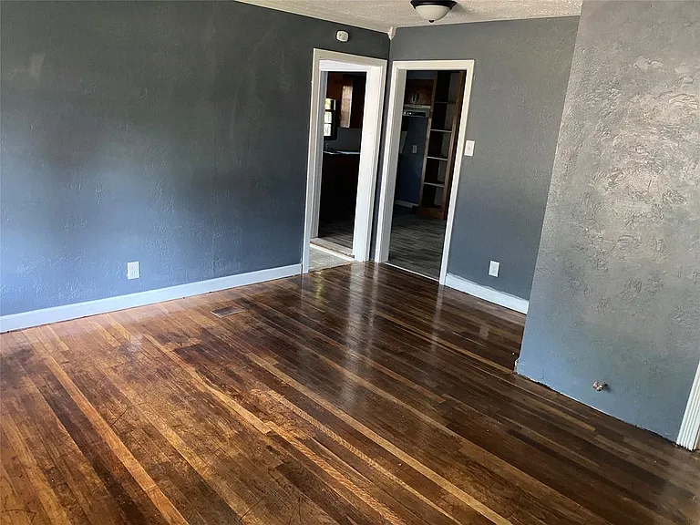 503 Melrose St — Photo 3