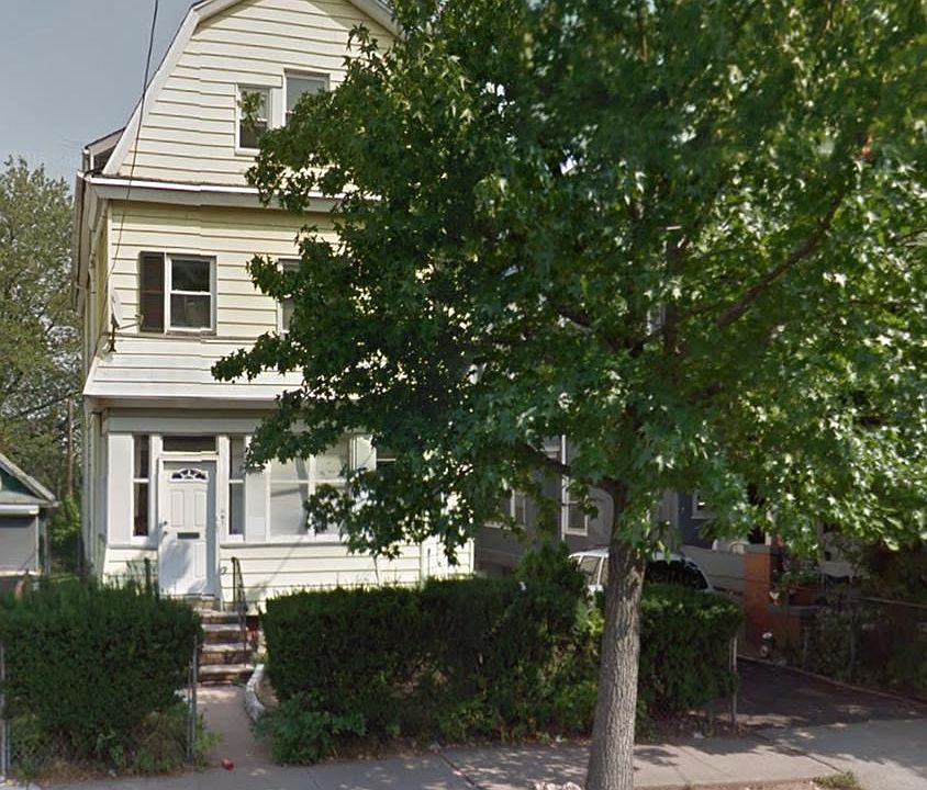 1st image of 28 Farley Ave Floor 1