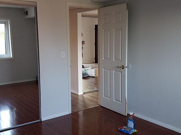 5th image of 702 Cobblestone Cir APT E