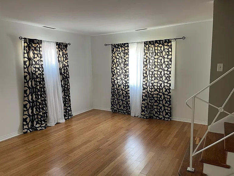 2353 Hanna Dr — Photo 2
