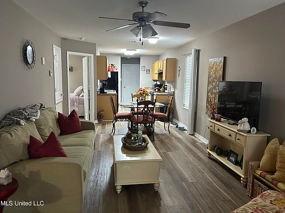 2nd image of 15501 Quail Creek Cv