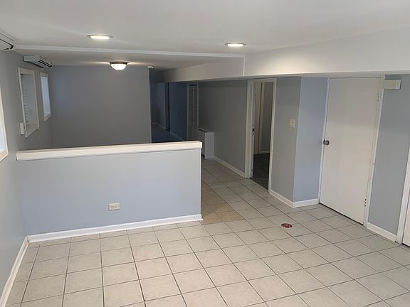 4th image of 5329 W Wrightwood Ave