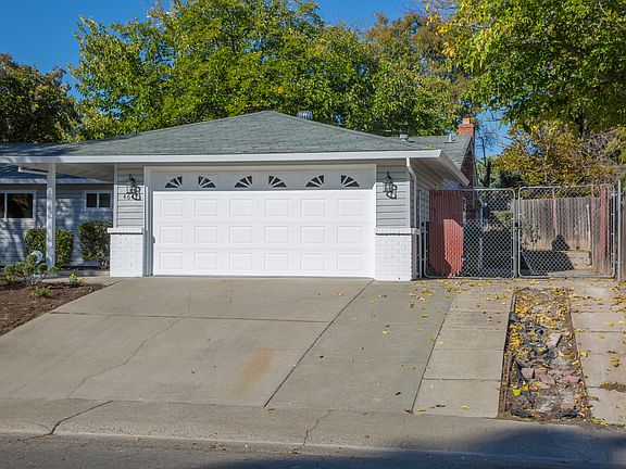 2nd image of 4645 Oak Ford Way