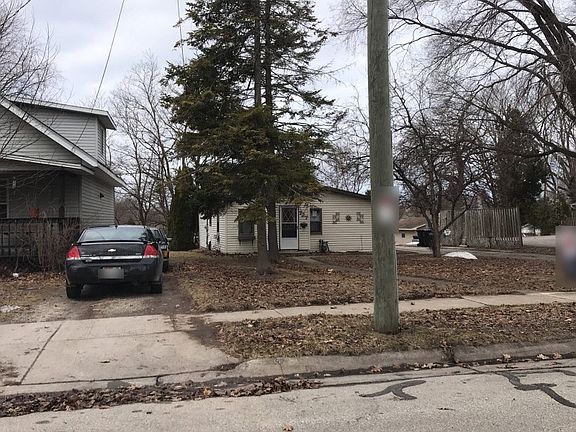 3rd image of 727 N 5th Ave