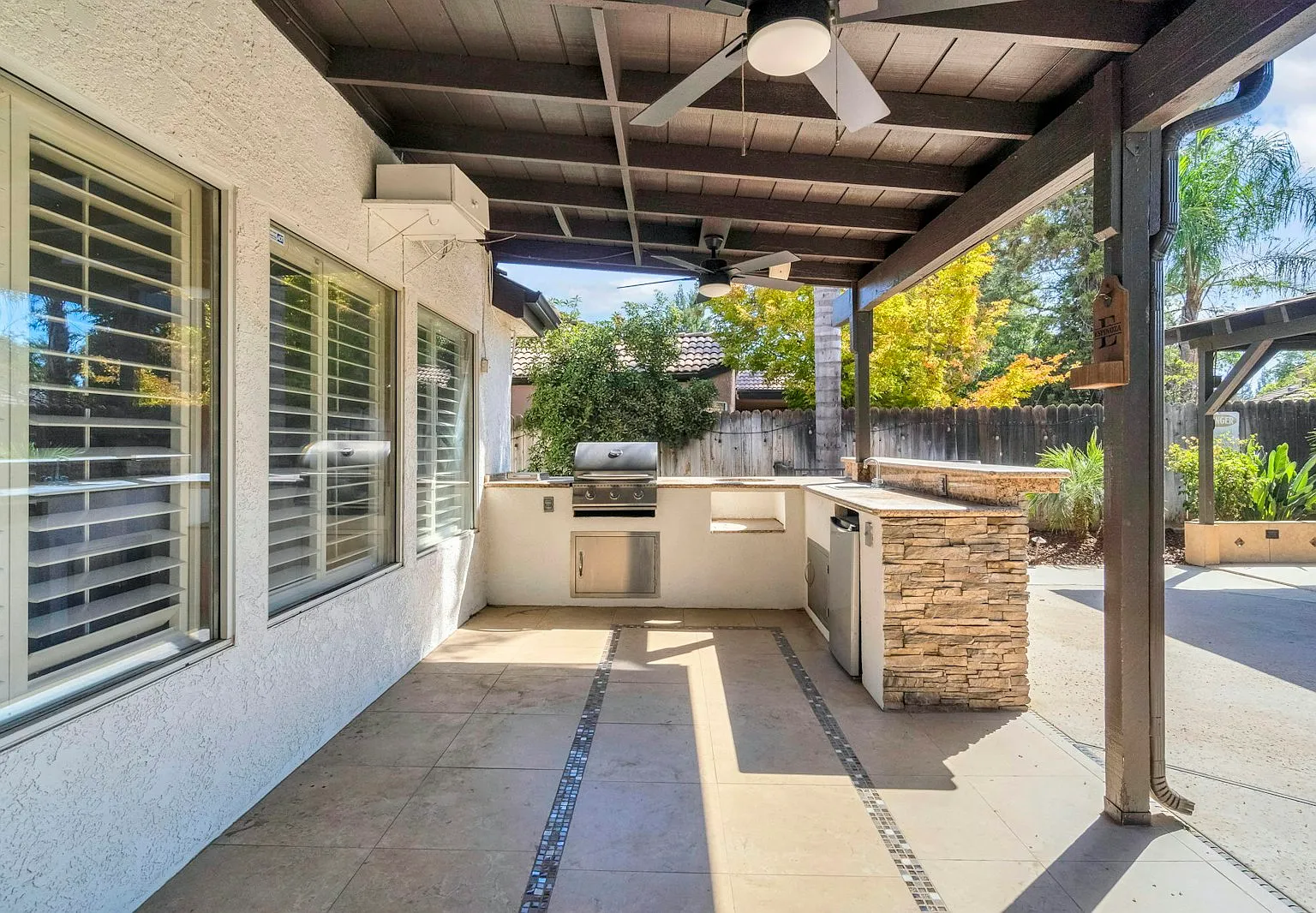 3513 W Vartikian Ave — Photo 4