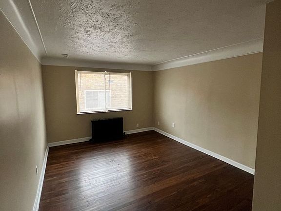 3rd image of 7163 Eastlawn Dr APT 7