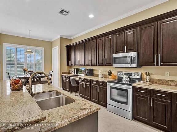 5th image of 5301 Grand Banks Blvd