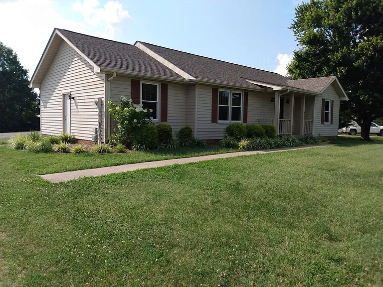 2640 Holt Ln — Photo 1