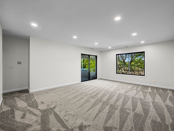 4th image of 1365 N Sterling Ave Unit 211C