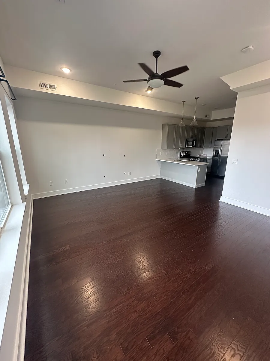 Building Photo - 516 W Montgomery Ave #3