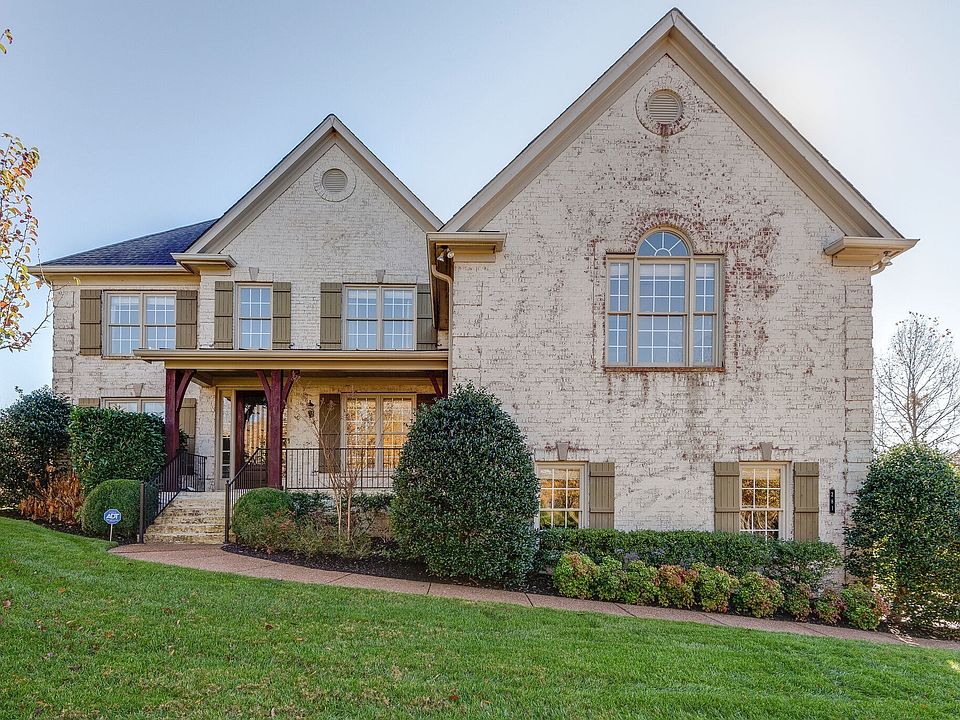 1st image of 281 King Arthur Cir