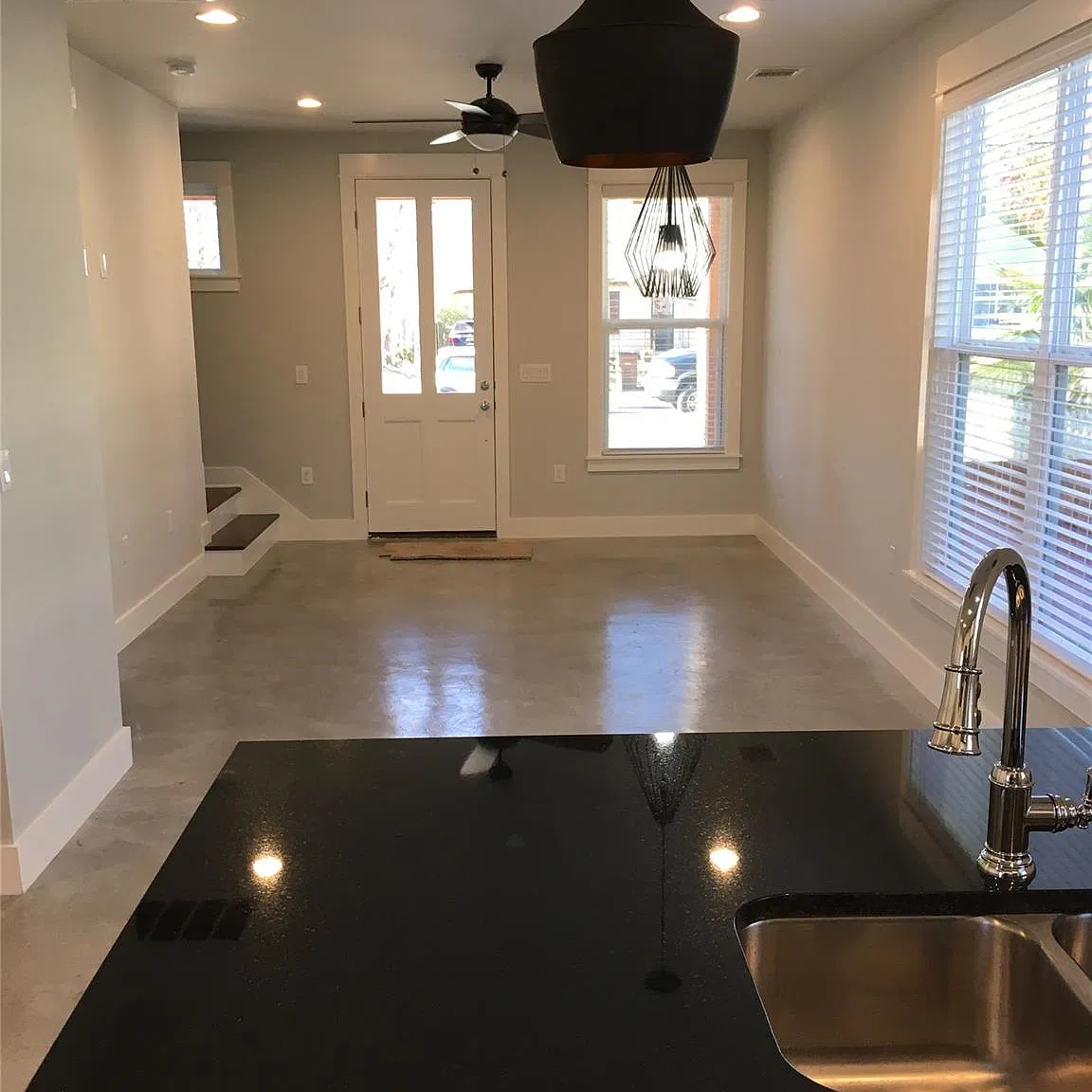 3 bed, 2.5 bath, 1440 sqft, $3,495 — Photo 3