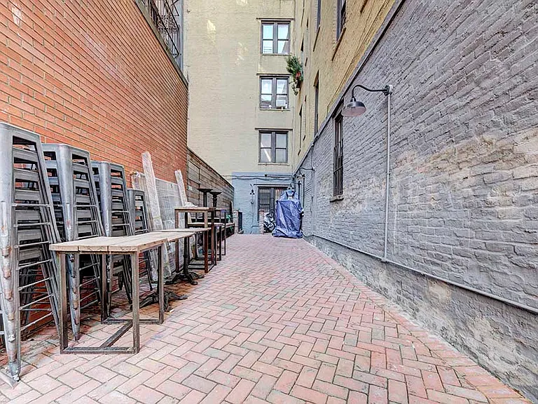 207 Madison St #18 — Photo 6