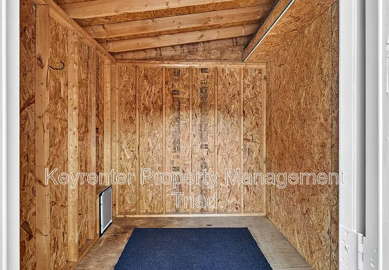 9415 Glen Cross Dr — Photo 12